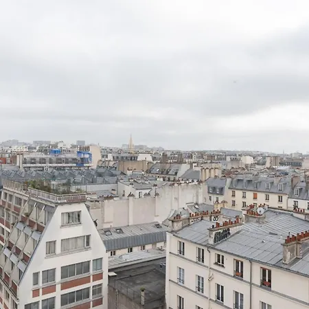 Quiet 28 M Studio With Panoramic View Apartment